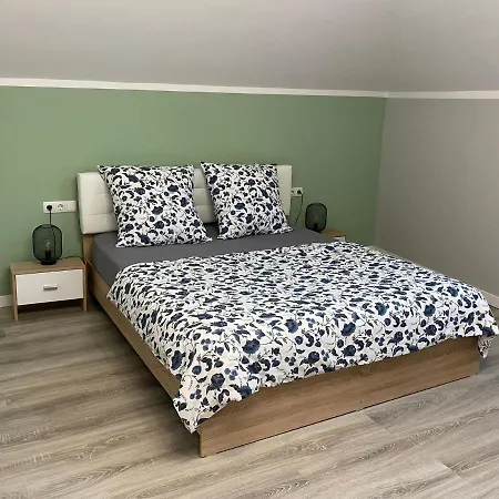 B&B Home Πανσιόν *