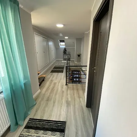 B&B Home Πανσιόν