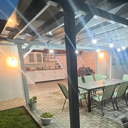 Πανσιόν B&B Home